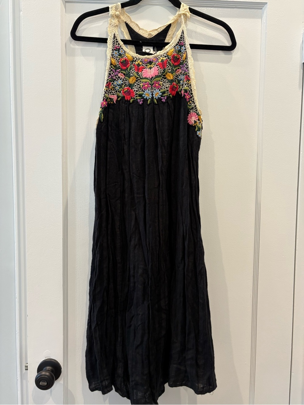 Anthropologie Akemi + Kin Black Floral Embroidered Crochet Lace Midi Dress Small